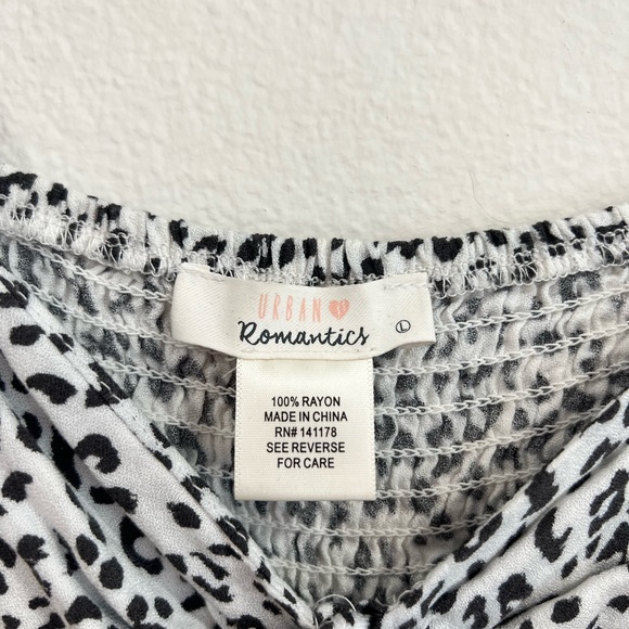 Cheetah long Sleeve Blouse - Picture 3 of 3